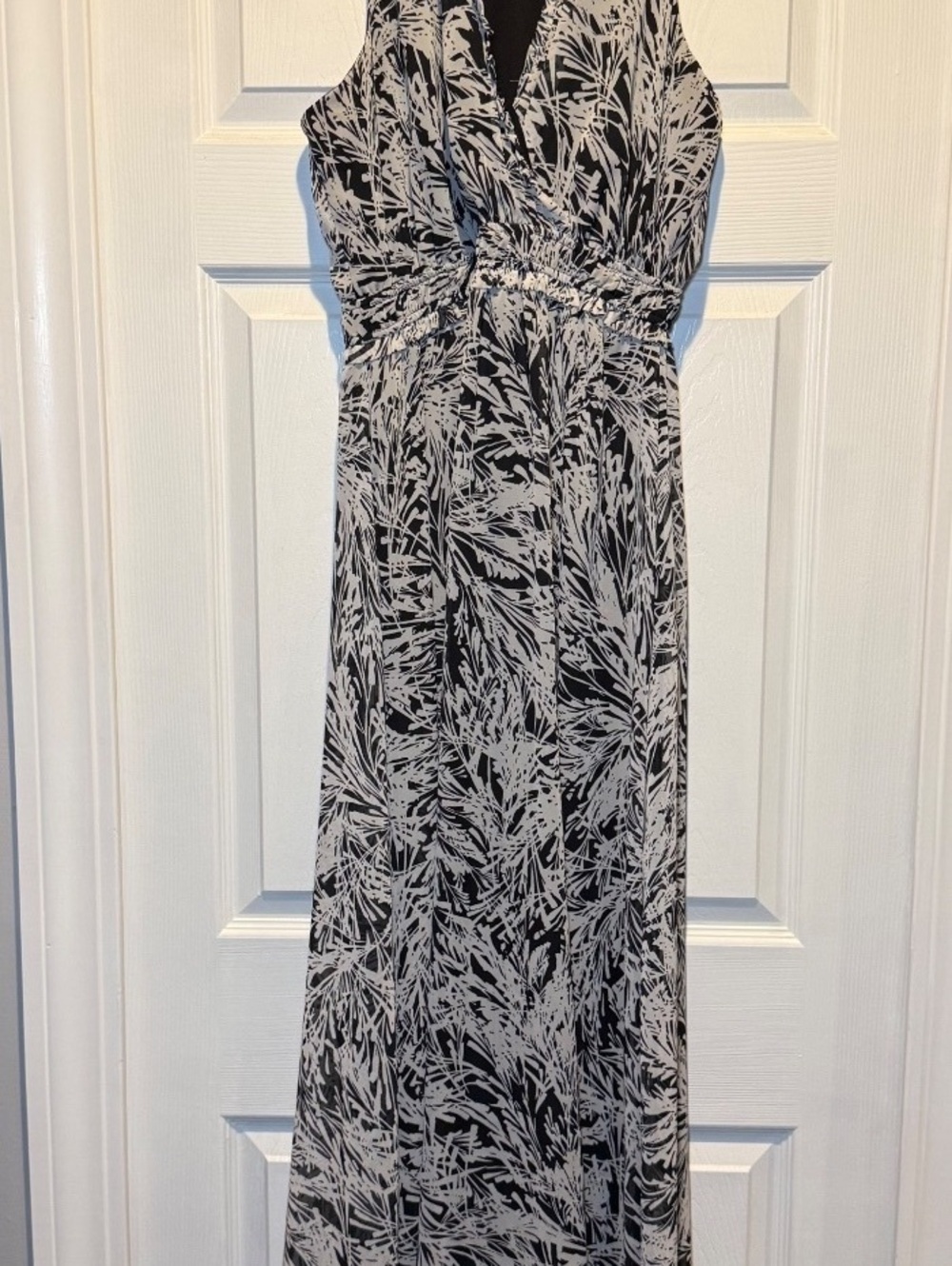 London Times Womens Size 8 Black White Tropical Print Sleeveless Maxi Dress - Picture 12 of 13